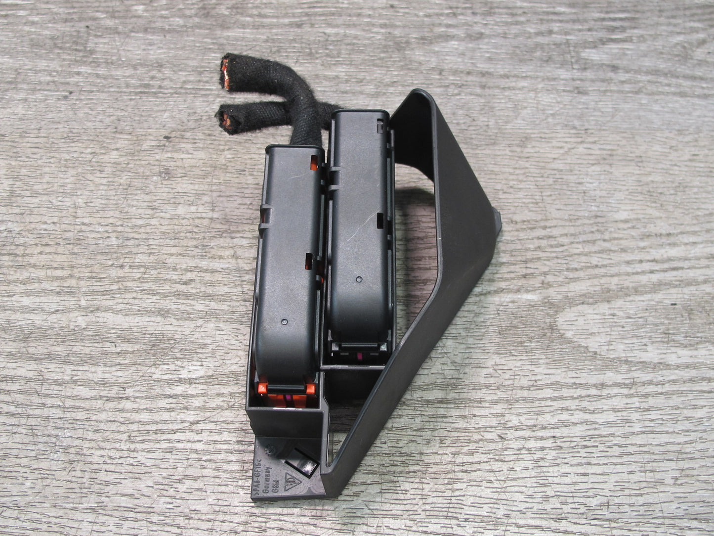 2015-2018 Porsche Macan Engine Power Distribution Fuse Box Holder