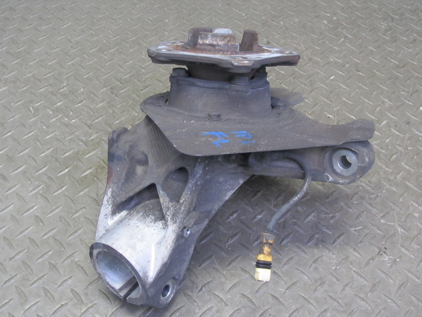 1999-2004 Porsche 911 996 Boxster RWD Front Left Spindle Knuckle Wheel Hub