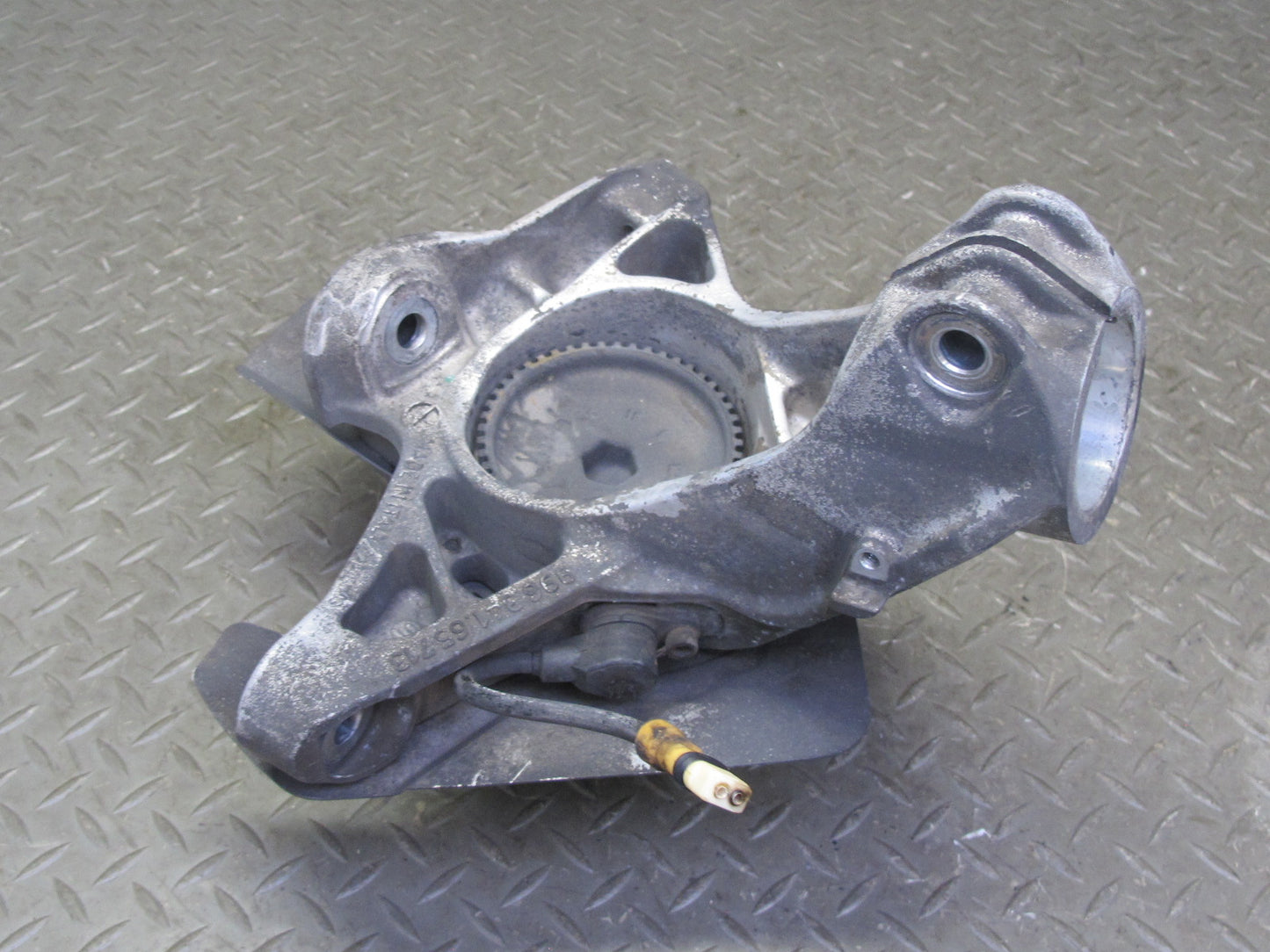 1999-2004 Porsche 911 996 Boxster RWD Front Left Spindle Knuckle Wheel Hub