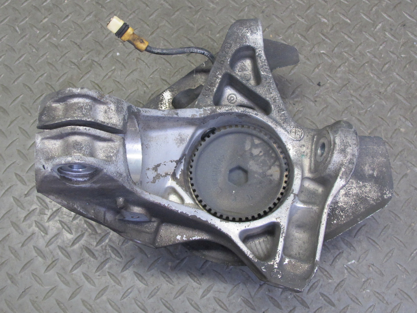 1999-2004 Porsche 911 996 Boxster RWD Front Left Spindle Knuckle Wheel Hub