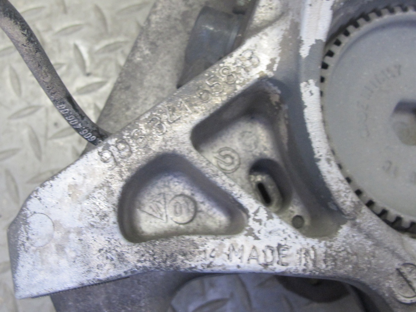 1999-2004 Porsche 911 996 Boxster RWD Front Right Spindle Knuckle Wheel Hub