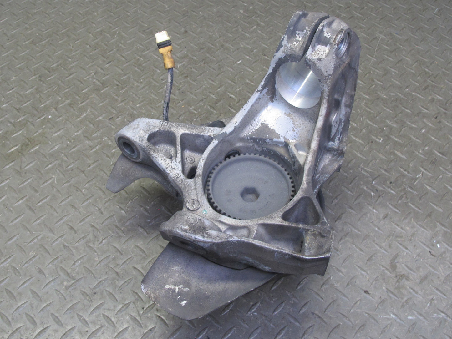 1999-2004 Porsche 911 996 Boxster RWD Front Right Spindle Knuckle Wheel Hub