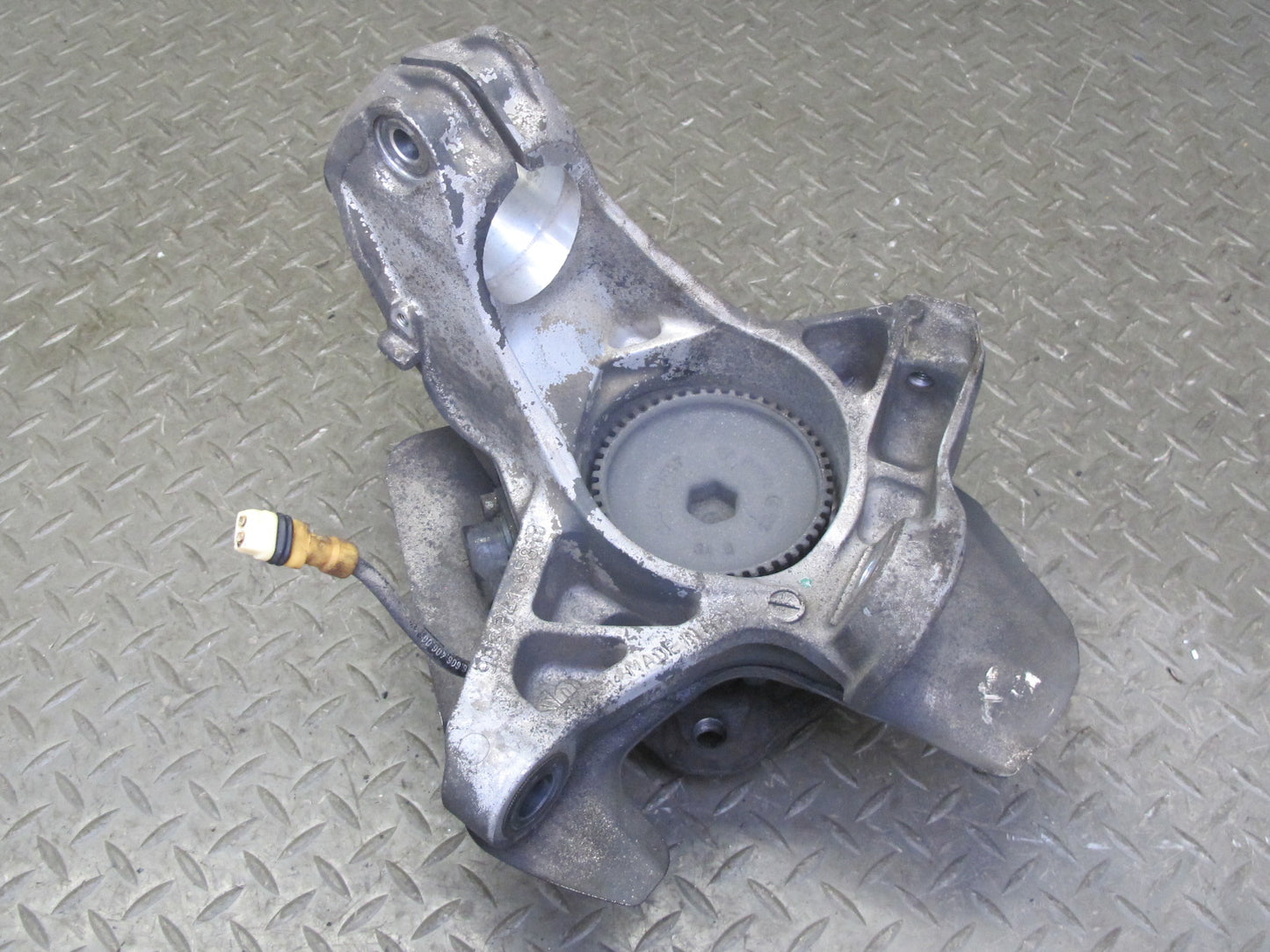 1999-2004 Porsche 911 996 Boxster RWD Front Right Spindle Knuckle Wheel Hub