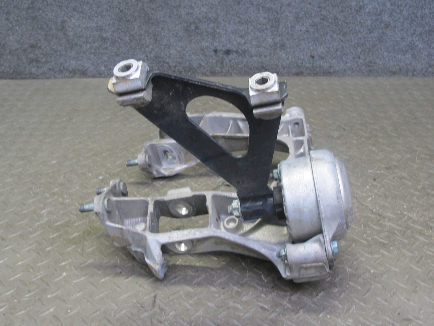 00-04 Porsche Boxster 986 M/T 5 Speed Transmission Subframe Mount Bracket Set