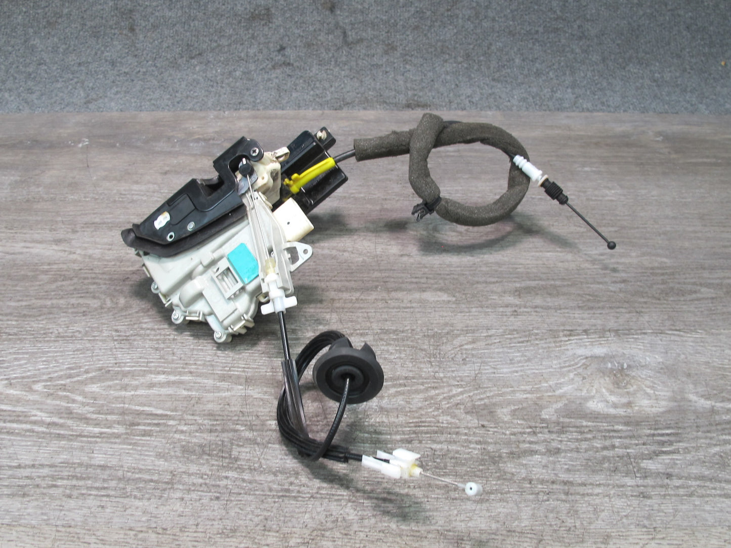 2015-2018 Porsche Macan Front Right Door Lock Latch Actuator 8J1837016D