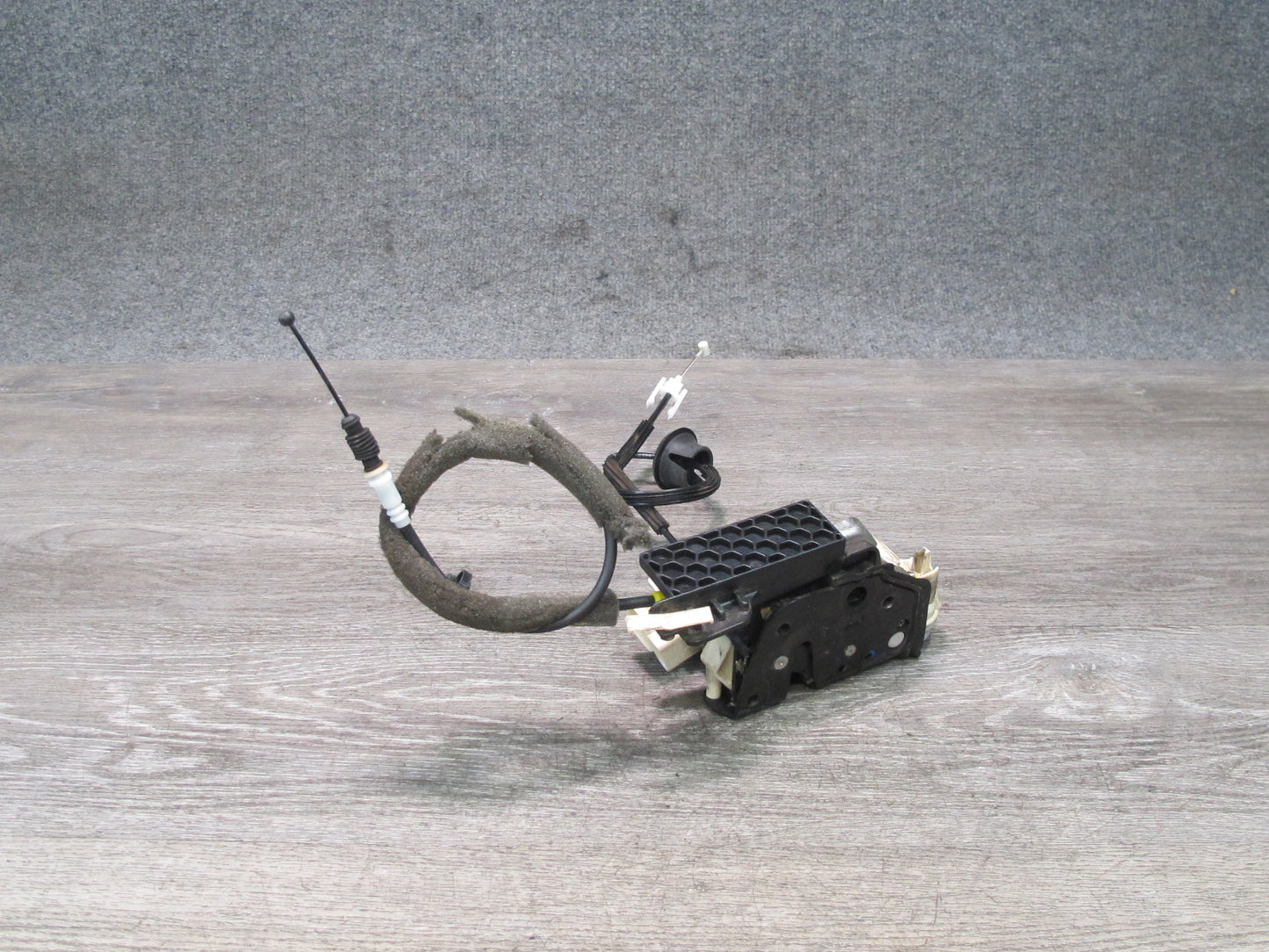 2015-2018 Porsche Macan Front Left Door Lock Latch Actuator