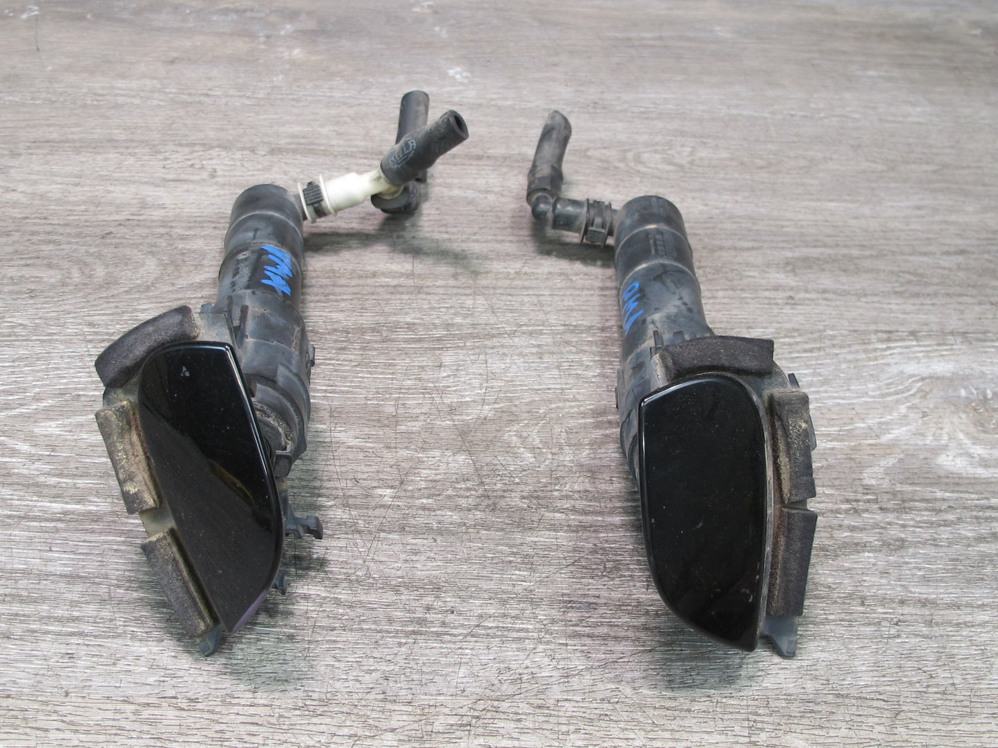 15-18 Porsche Macan Front Left & Right Headlight Washer Nozzle Spray JET Set