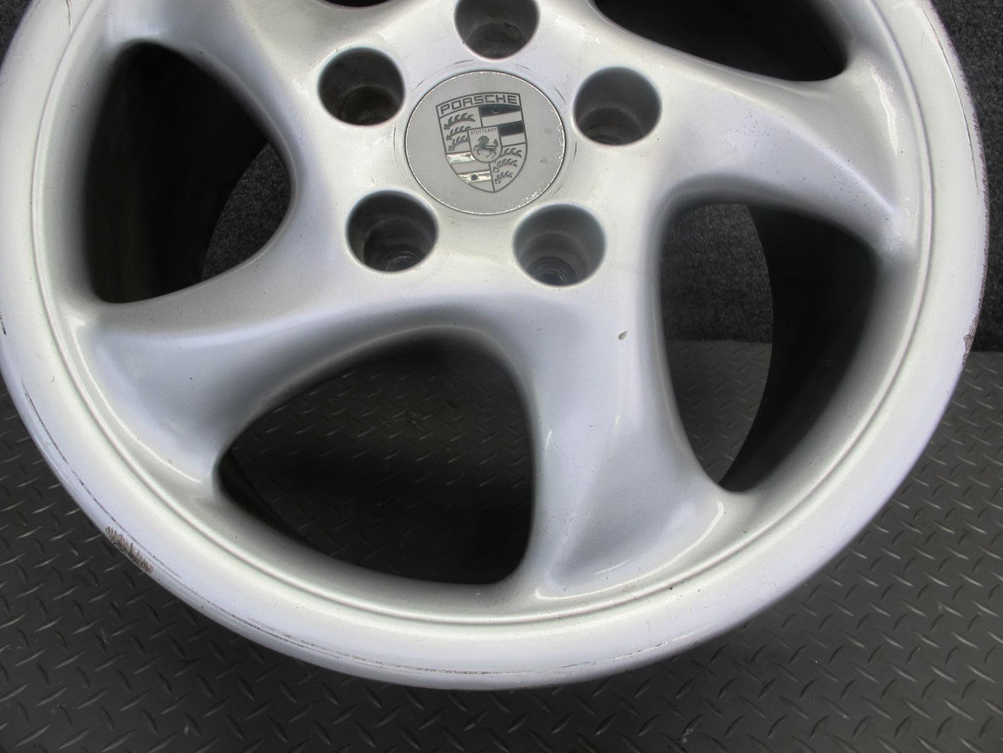 1999-2005 Porsche 911 996 Rear 18" R18 Alloy Wheel Rim 18x10J ET65 99336214004