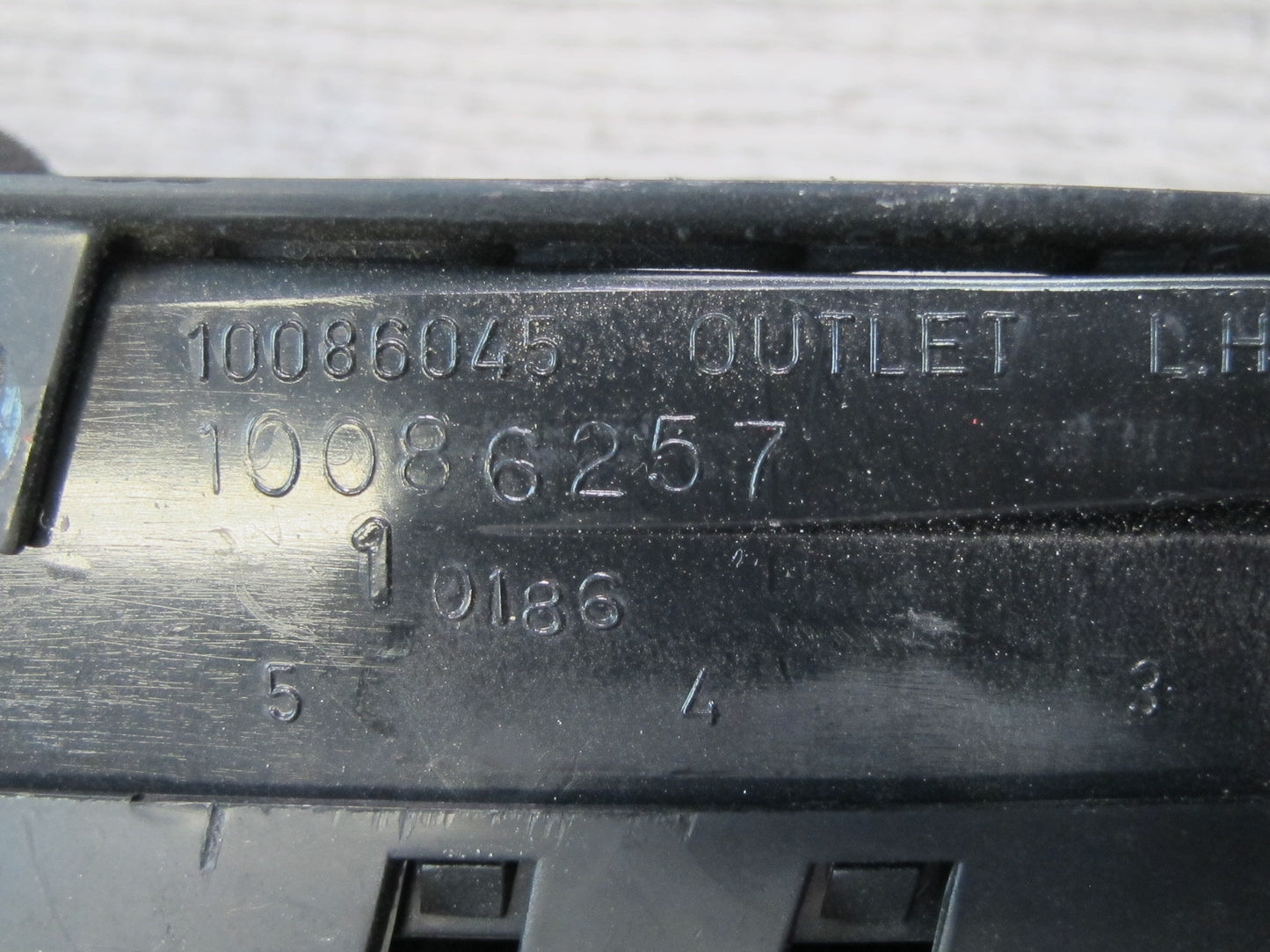 90-93 Chevrolet Corvette C4 Dash Left Air Vent Grille Black 10086045 OEM