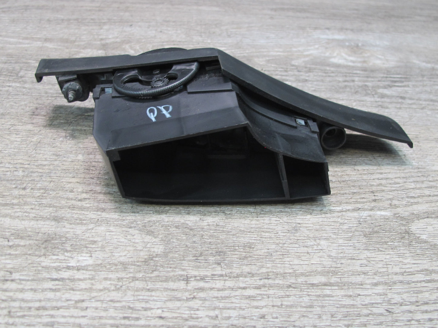 90-93 Chevrolet Corvette C4 Dash Left Air Vent Grille Black 10086045 OEM