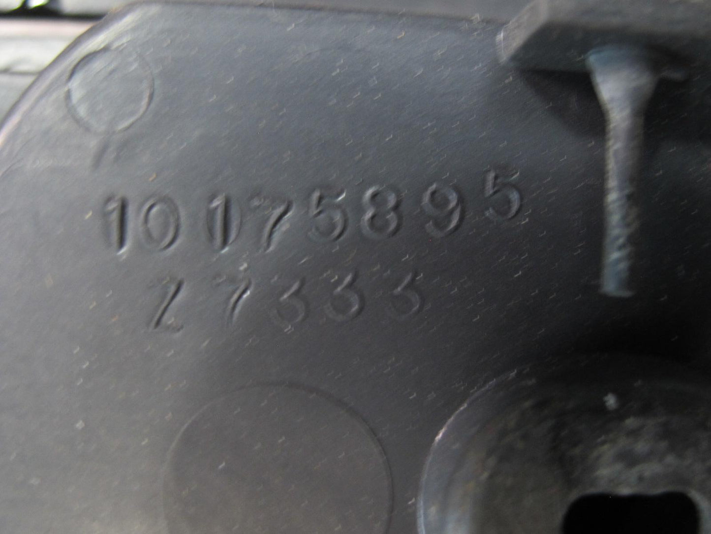 92-93 Chevrolet Corvette C4 A/T Center Console Shifter Trim w CUP Holder OEM