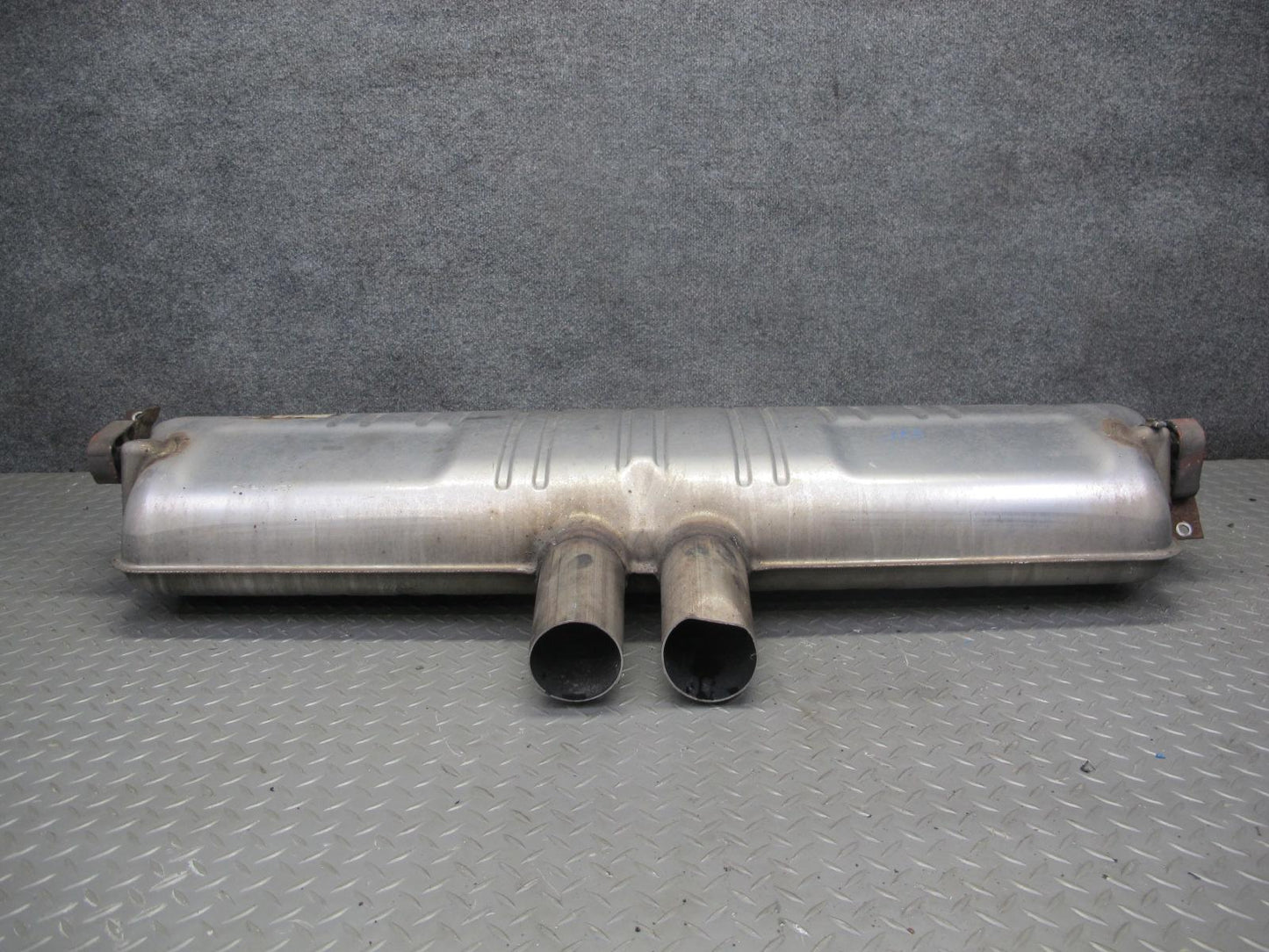 2010-2014 BMW E71 X5M X6M Rear Exhaust Muffler w Tips 7590335