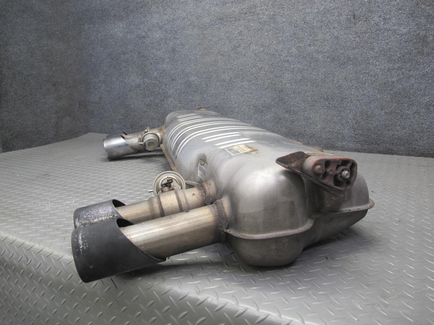 2010-2014 BMW E71 X5M X6M Rear Exhaust Muffler w Tips 7590335