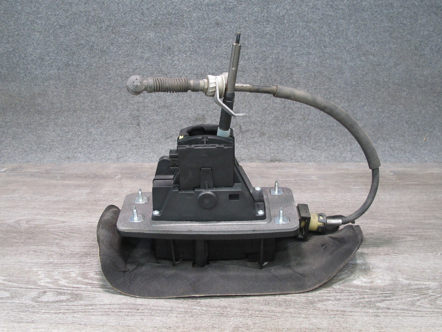 2015-2018 Porsche Macan A/T Automatic Transmission Shifter w Cable 95B713041C
