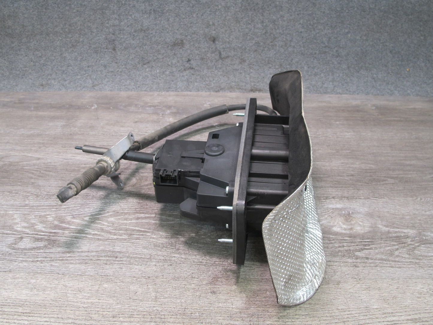 2015-2018 Porsche Macan A/T Automatic Transmission Shifter w Cable 95B713041C