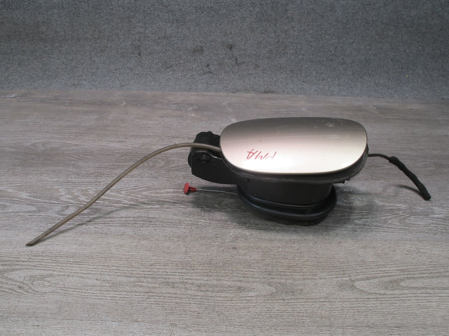 2015-2018 Porsche Macan Fuel Tank Filler Door Lid Cover w Housing
