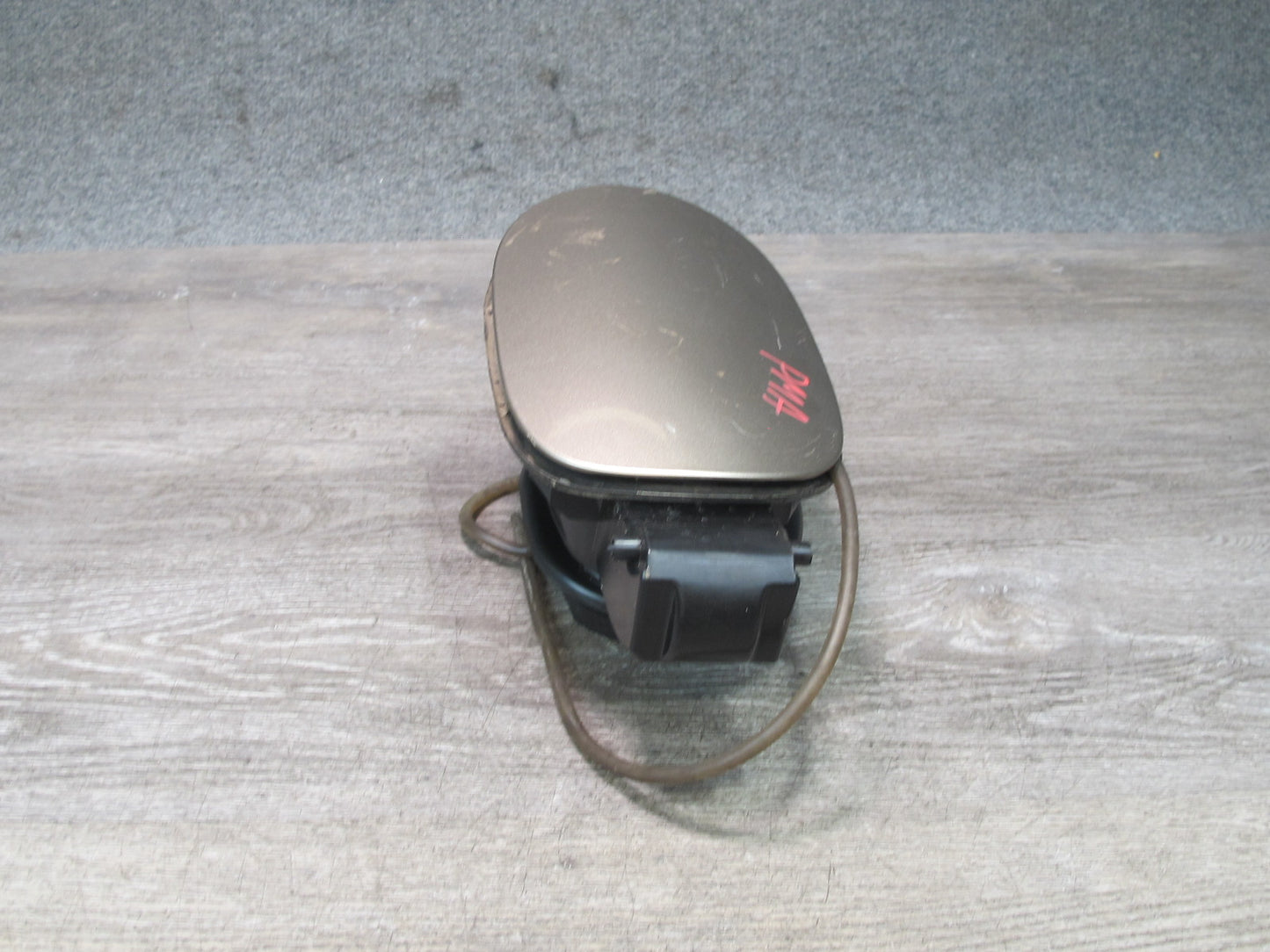 2015-2018 Porsche Macan Fuel Tank Filler Door Lid Cover w Housing