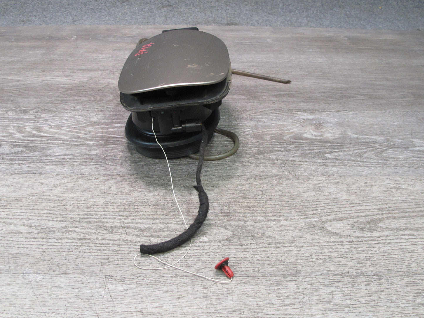 2015-2018 Porsche Macan Fuel Tank Filler Door Lid Cover w Housing