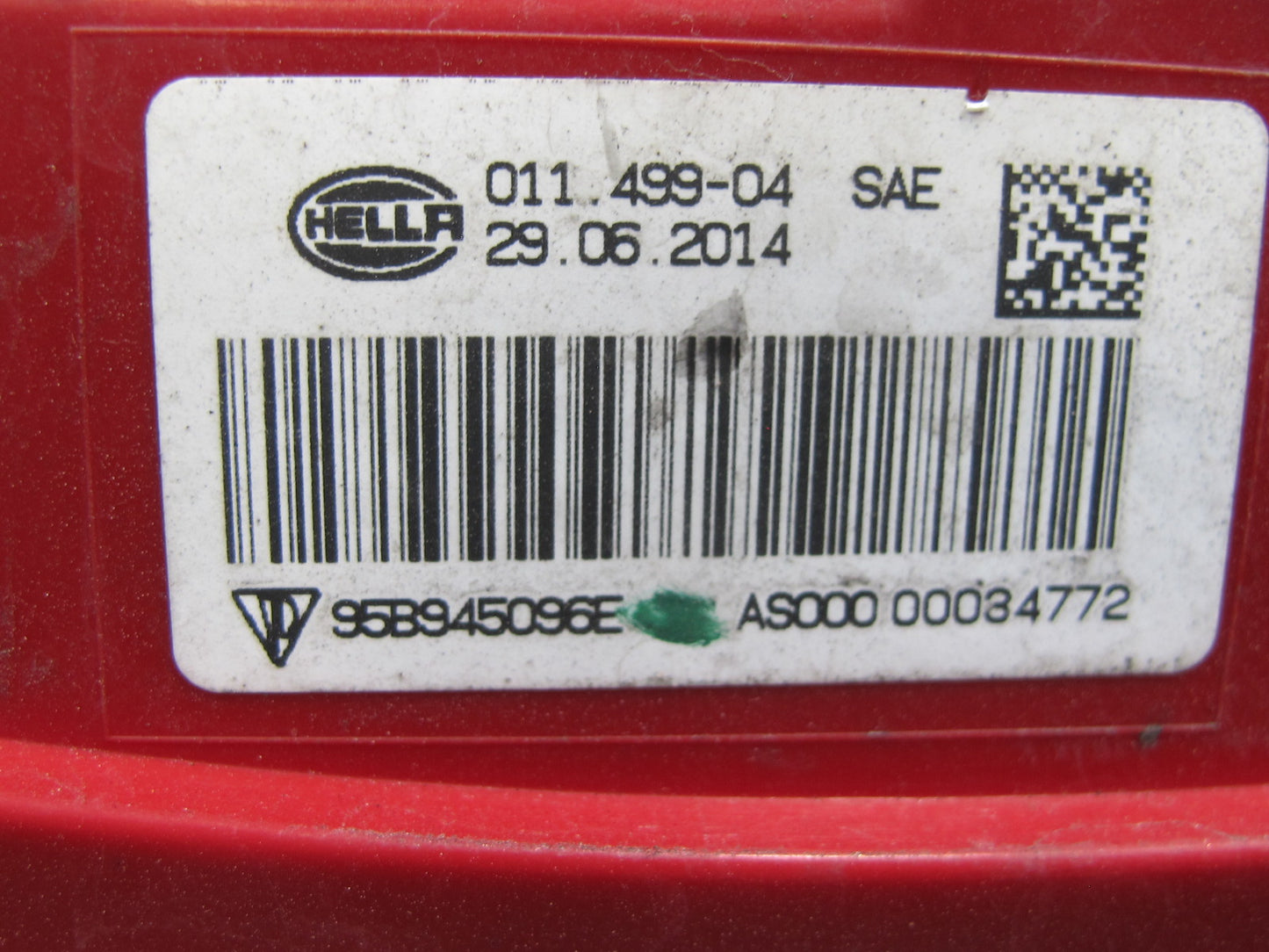 2015-2018 Porsche Macan Rear Right Outer Tail Light Lamp 95B945096E