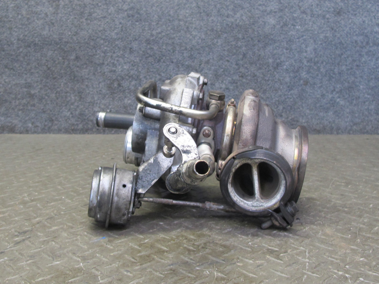 2010-2014 BMW E71 X6M S63 Left & Right Turbocharger Unit Set of 2 86k Miles