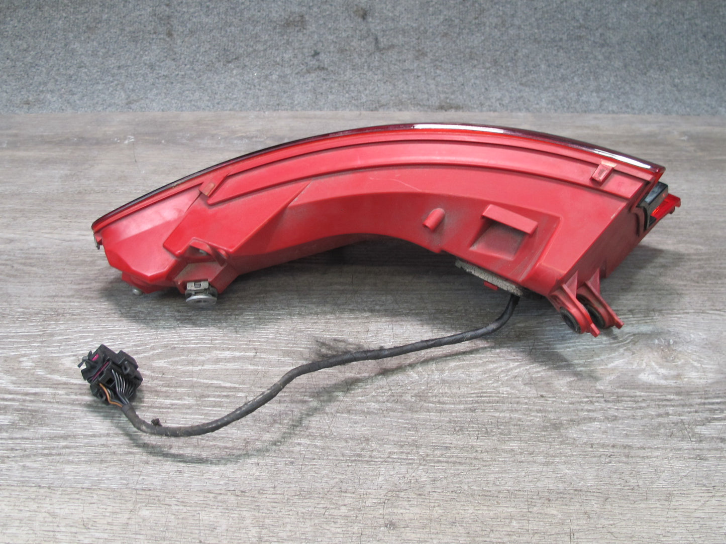 2015-2018 Porsche Macan Rear Right Outer Tail Light Lamp 95B945096E