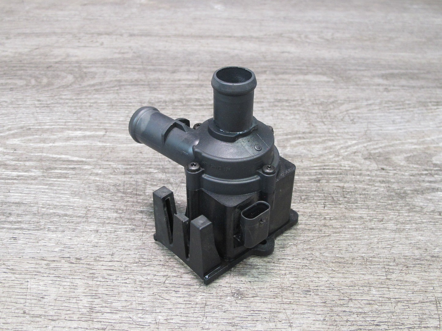 2015-2018 Porsche Macan Engine Coolant Auxiliary AUX Water Pump 06H121601M