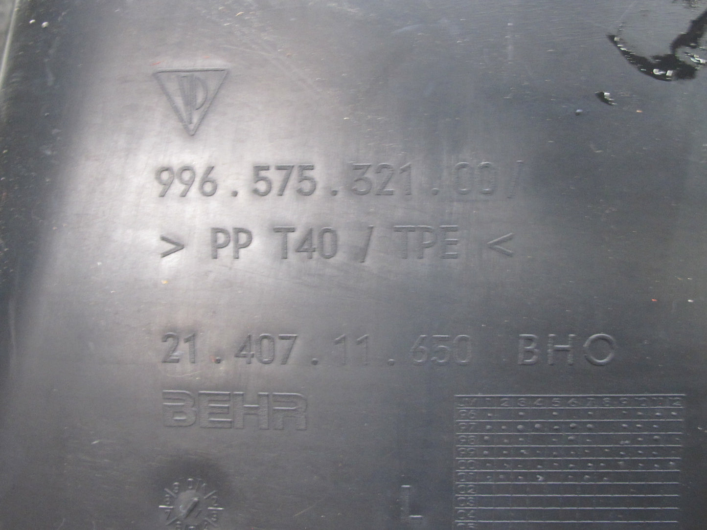 1997-2004 Porsche Boxster 986 Left Engine Radiator Fan Condenser Shroud Assy