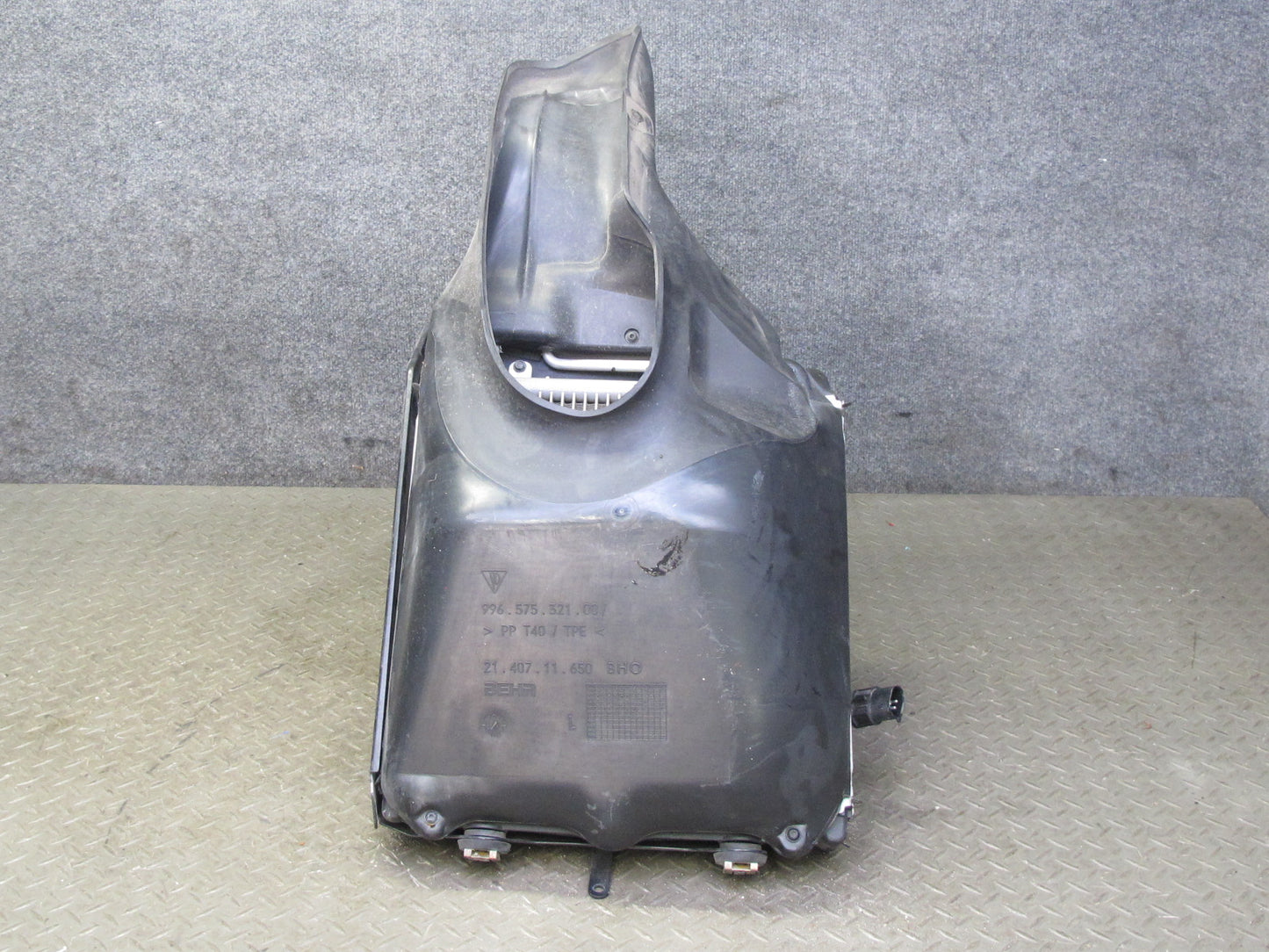 1997-2004 Porsche Boxster 986 Left Engine Radiator Fan Condenser Shroud Assy