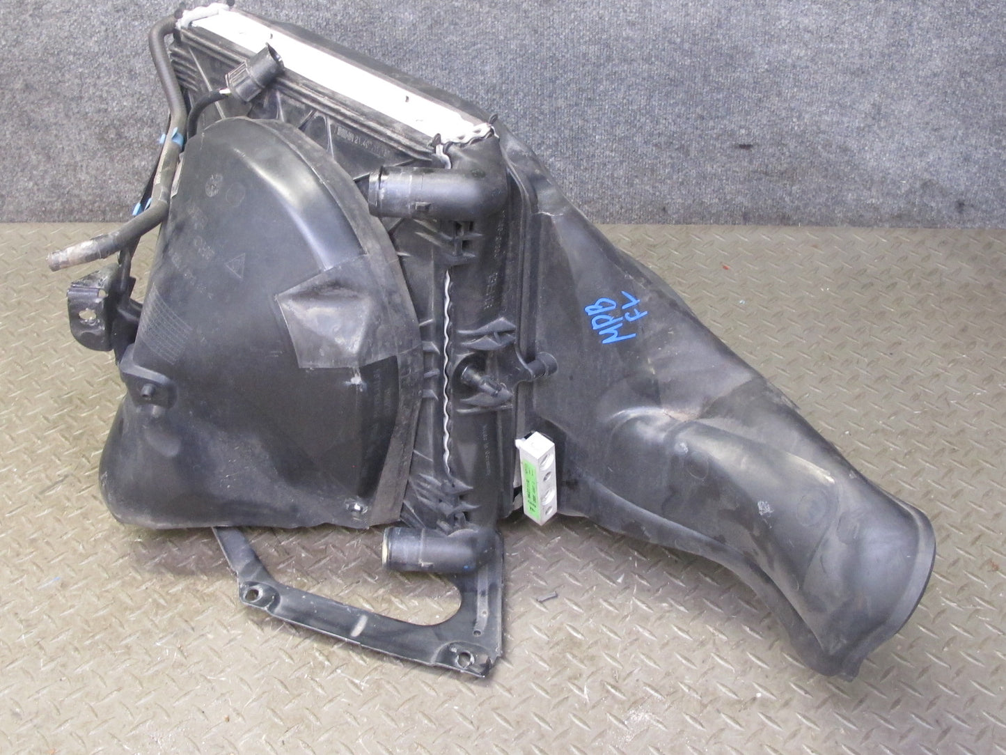 1997-2004 Porsche Boxster 986 Left Engine Radiator Fan Condenser Shroud Assy