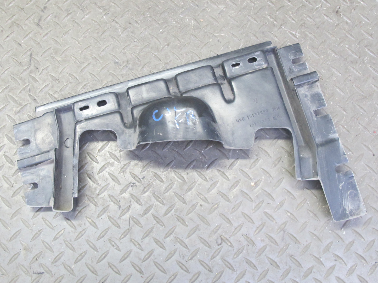 91-96 Chevrolet Corvette C4 Front Right Wheel Arch Fender Splash Guard Set OEM