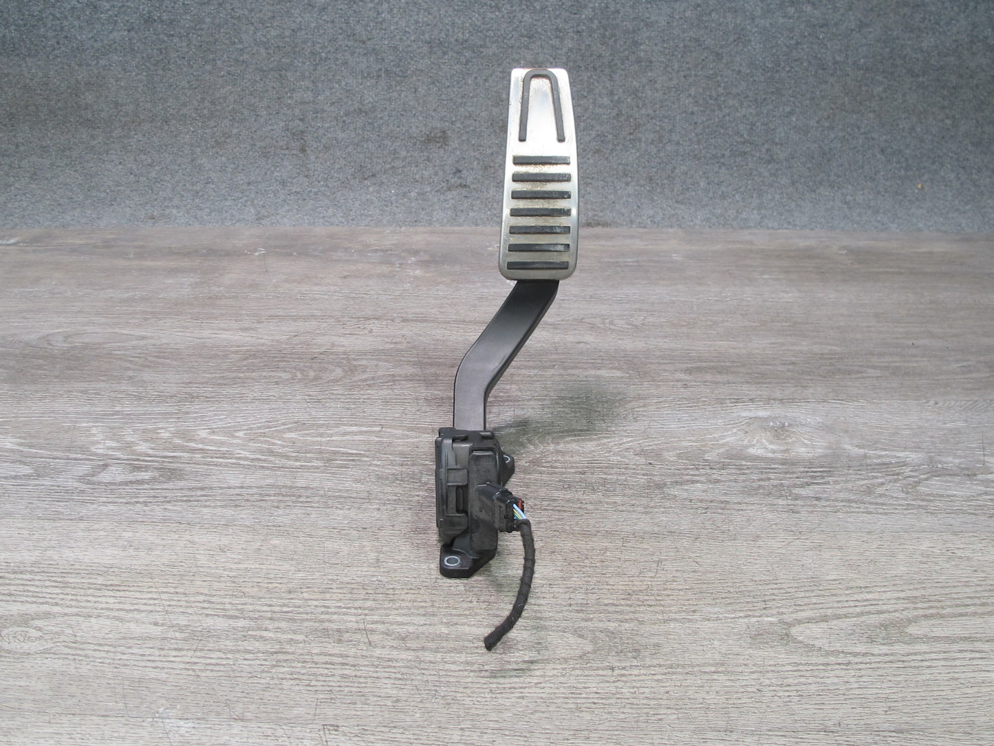 2017-2020 Maserati Levante M161 Gas Acceleration Pedal 04861714AF