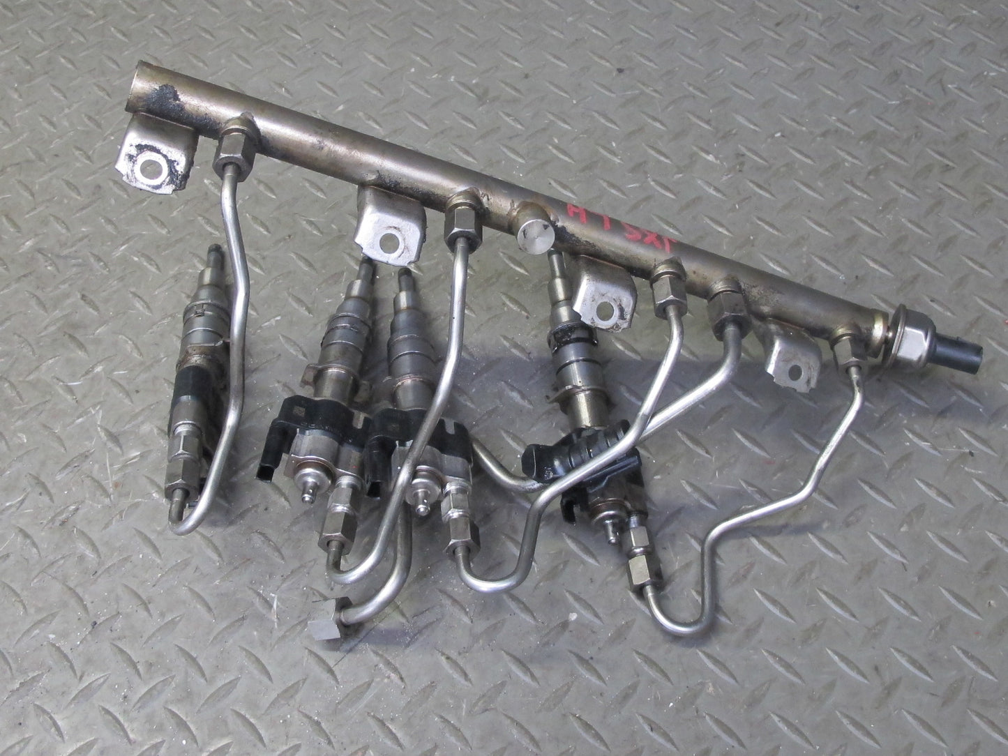 2008-2014 BMW E71 E72 X6M 4.4L Index 11/12 High Pressure Fuel Injector Rail Set