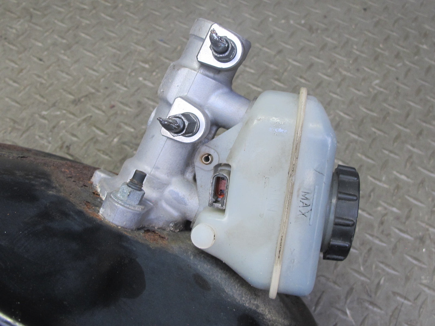 06-11 Mazda RX8 A/T Brake Master Cylinder Booster Fluid Reservoir OEM