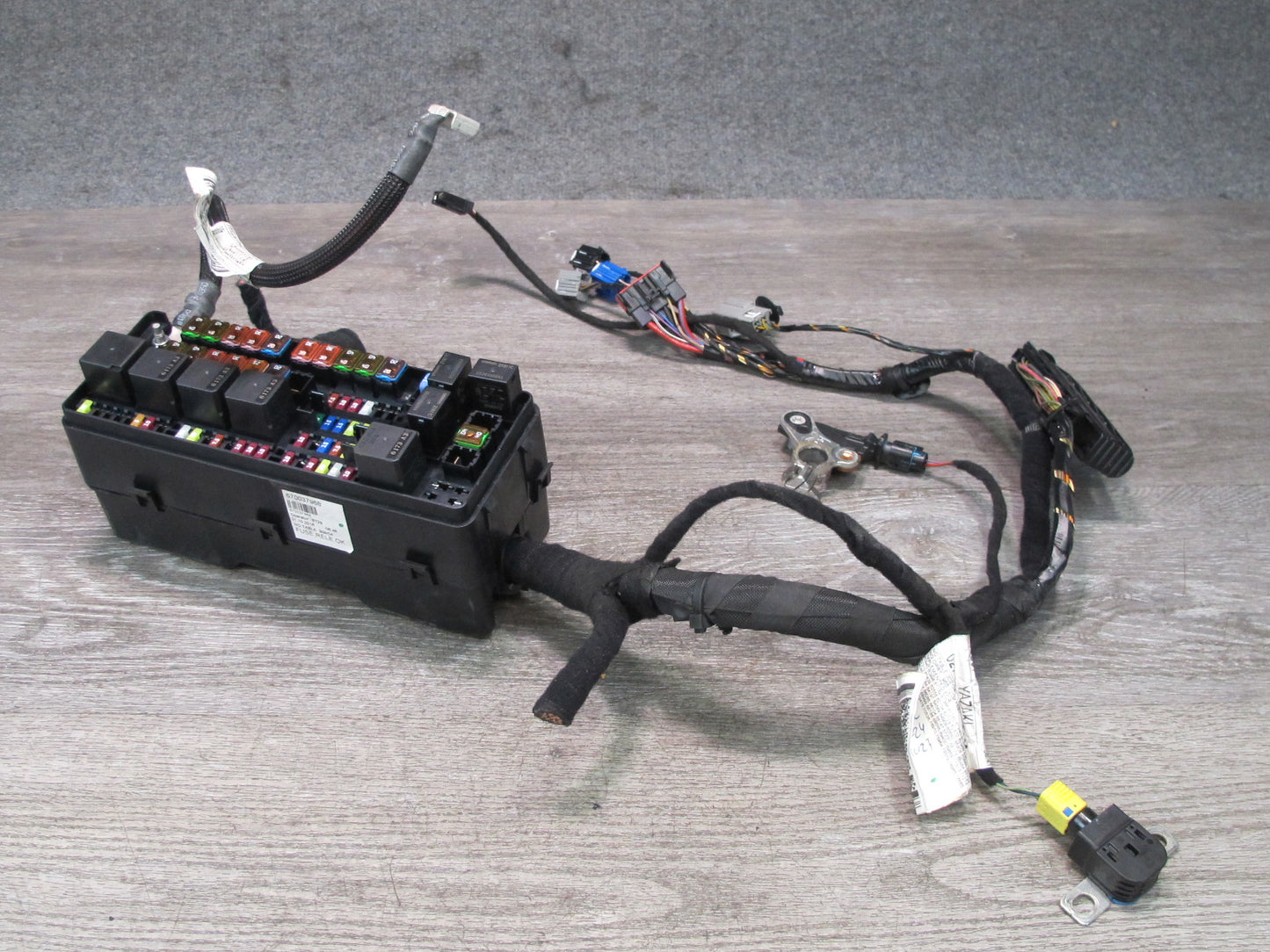 17-20 Maserati Levante M161 Rear Battery Fuse Box Power Junction Relay Module