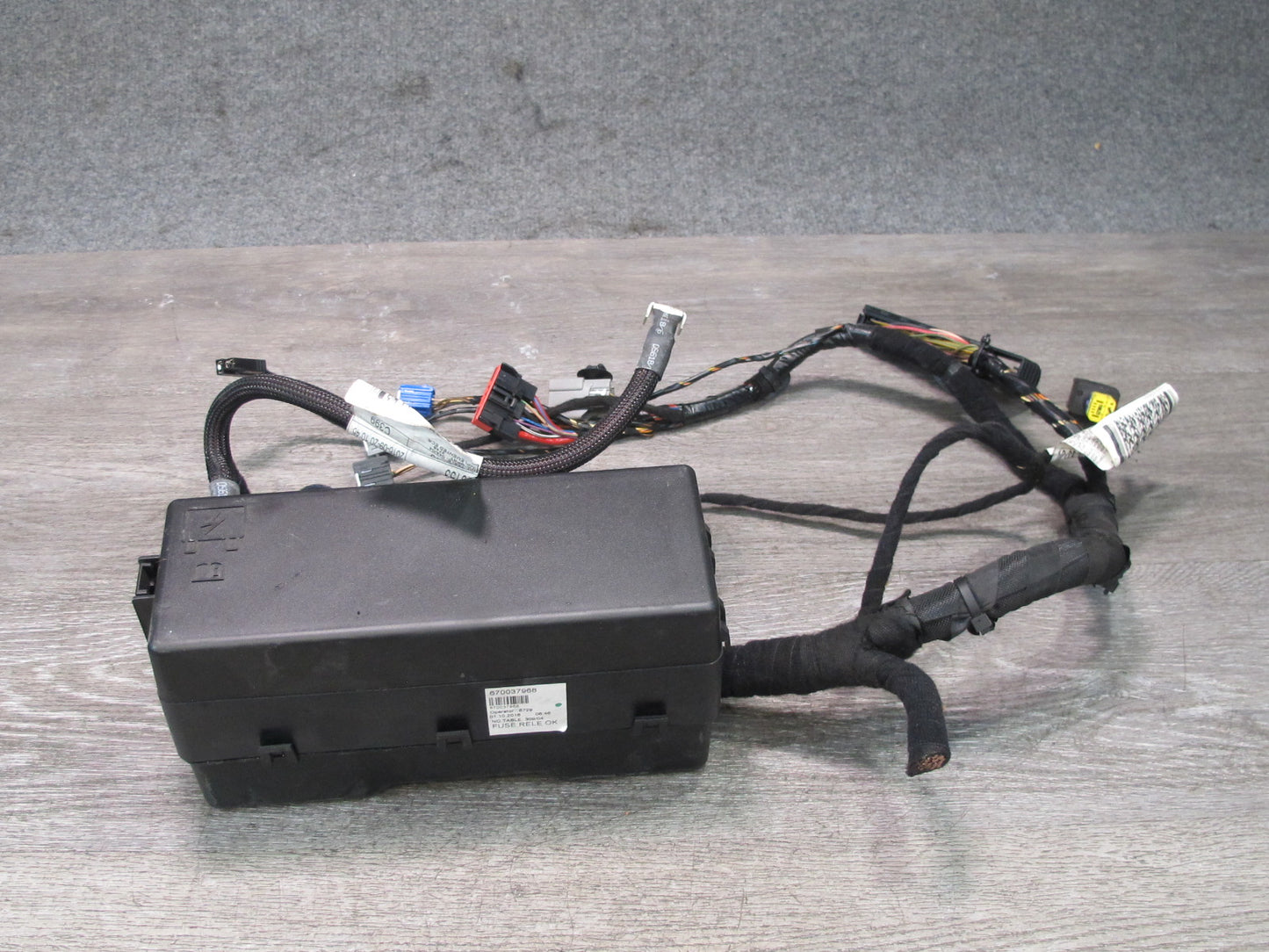 17-20 Maserati Levante M161 Rear Battery Fuse Box Power Junction Relay Module