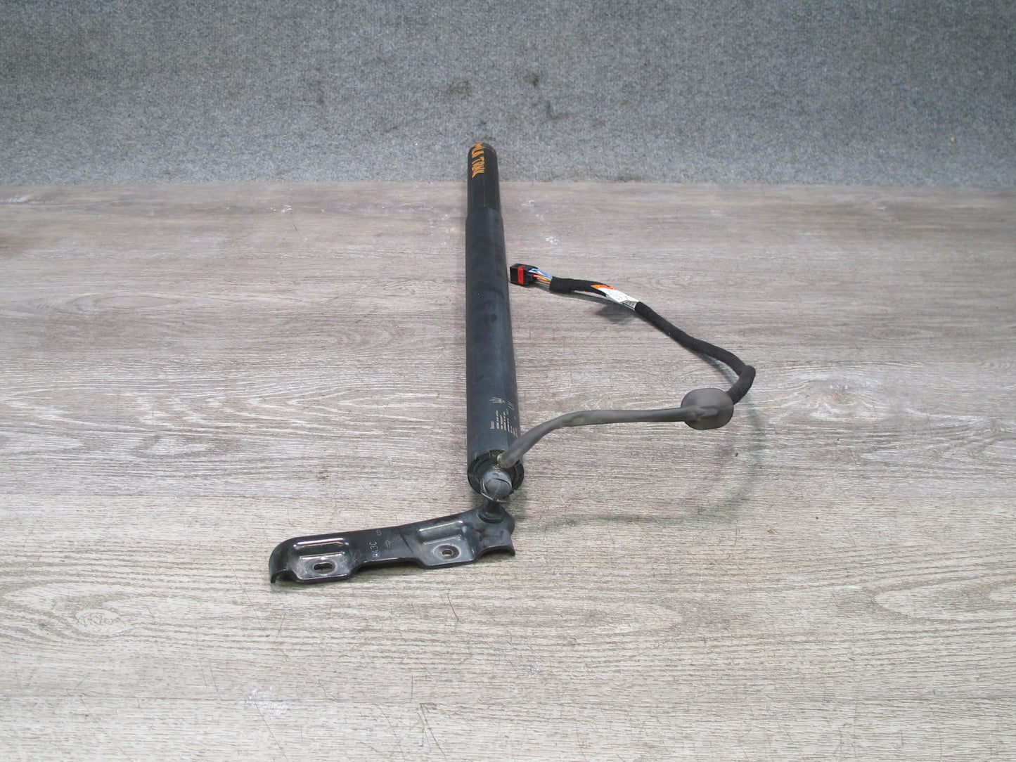 2017-2020 Maserati Levante M161 Rear Trunk Lid Liftgate Shock Strut Set of 2