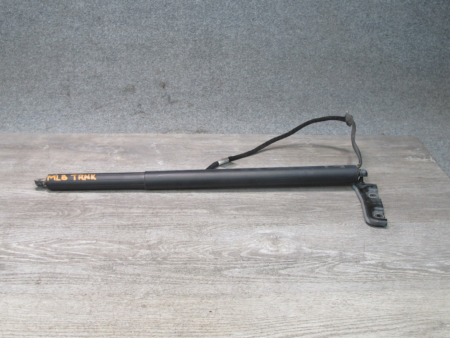 2017-2020 Maserati Levante M161 Rear Trunk Lid Liftgate Shock Strut Set of 2