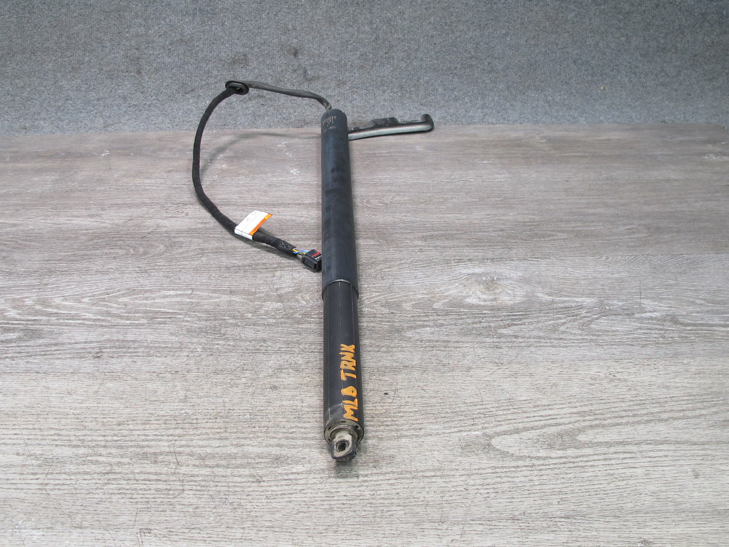 2017-2020 Maserati Levante M161 Rear Trunk Lid Liftgate Shock Strut Set of 2