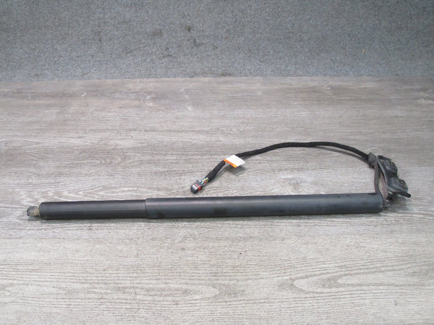 2017-2020 Maserati Levante M161 Rear Trunk Lid Liftgate Shock Strut Set of 2
