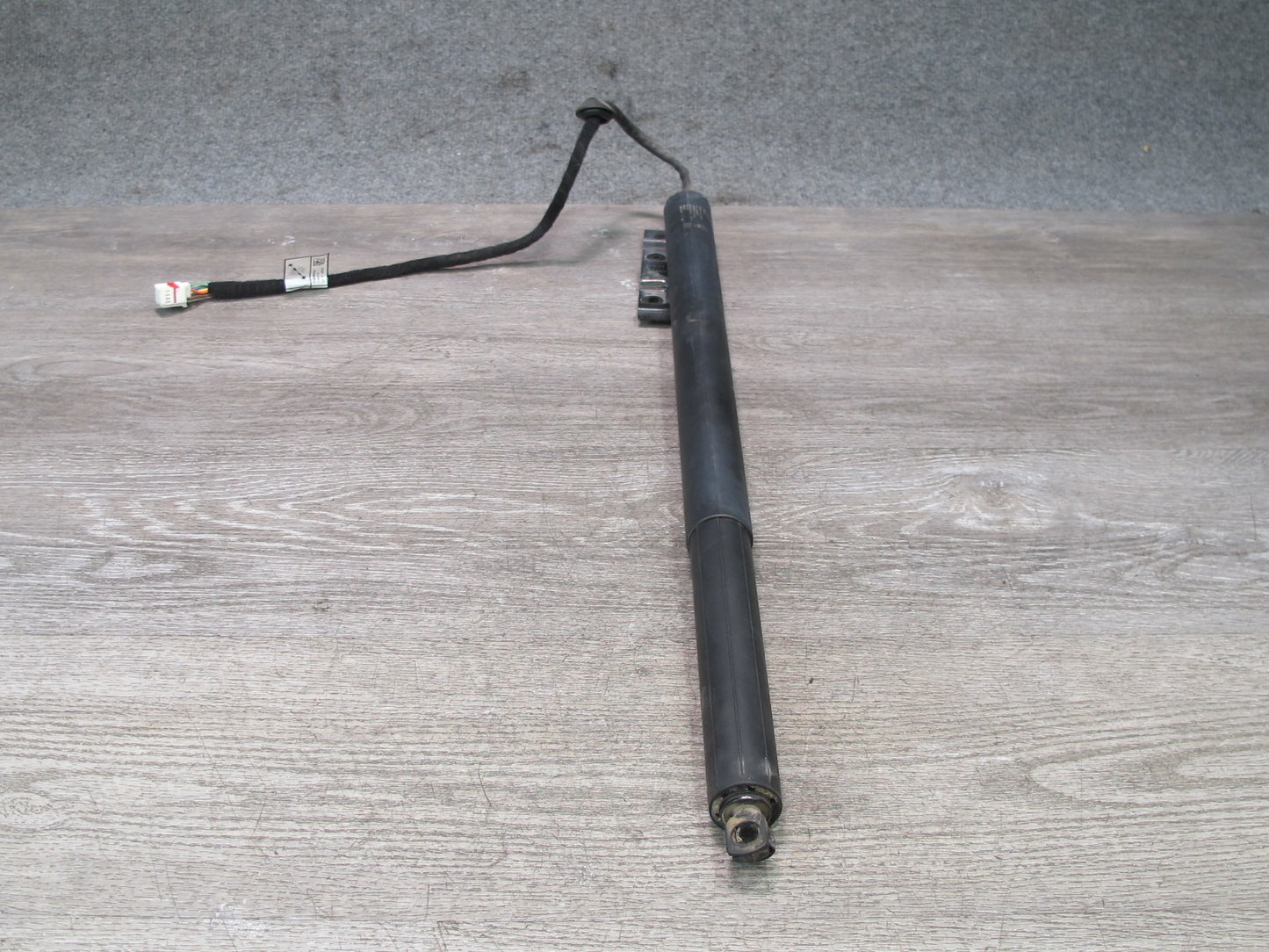 2017-2020 Maserati Levante M161 Rear Trunk Lid Liftgate Shock Strut Set of 2