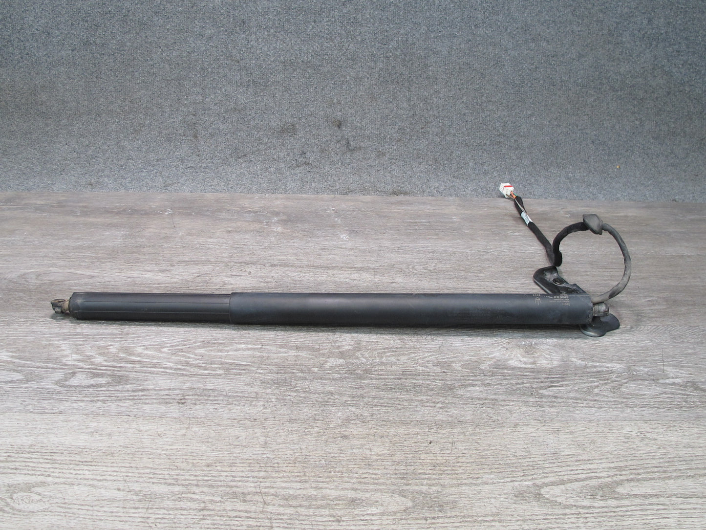 2017-2020 Maserati Levante M161 Rear Trunk Lid Liftgate Shock Strut Set of 2