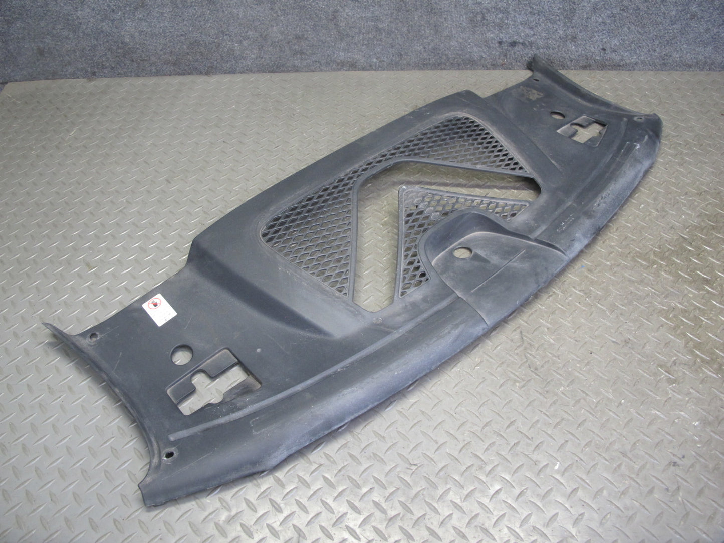 2015-2018 Porsche Macan 95B Engine Compartment Trim Panel Headlight Seal Set