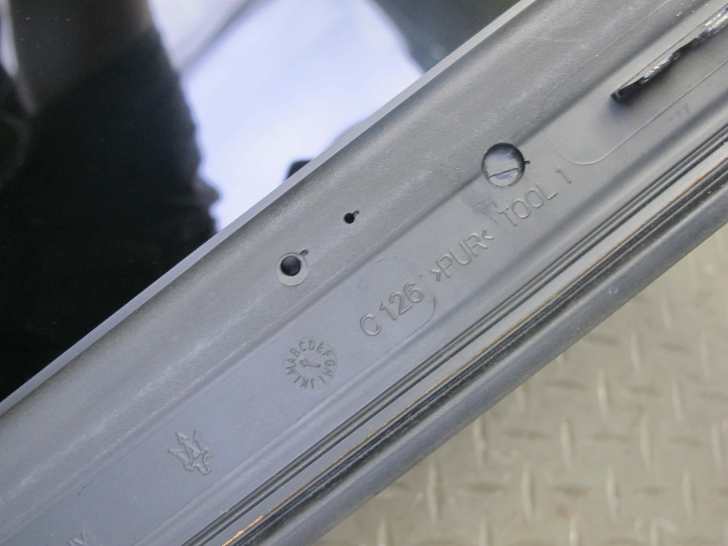 2017-2020 Maserati Levante M161 Rear Sunroof Glass Window Panel 6114130