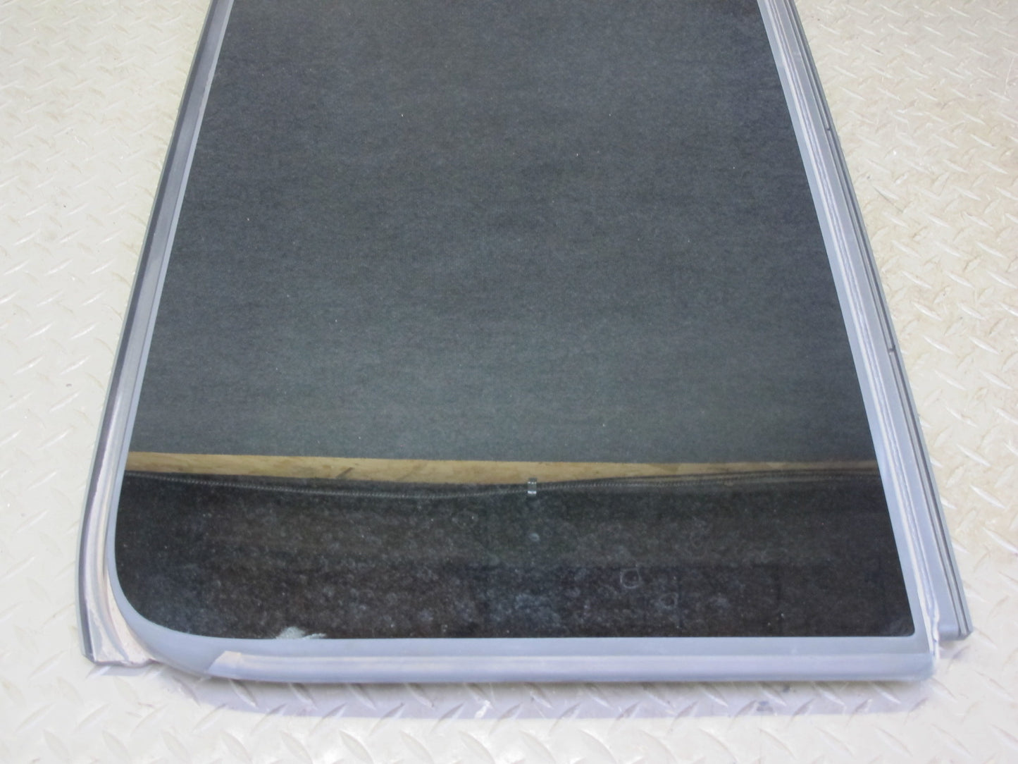 2017-2020 Maserati Levante M161 Rear Sunroof Glass Window Panel 6114130