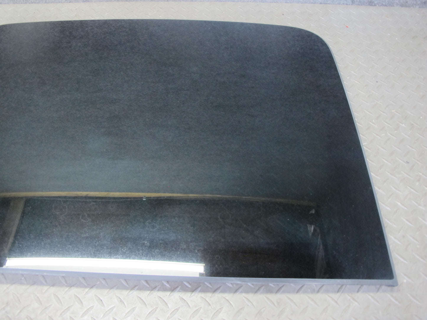 2017-2020 Maserati Levante M161 Front Sunroof Glass Window Panel 6114134