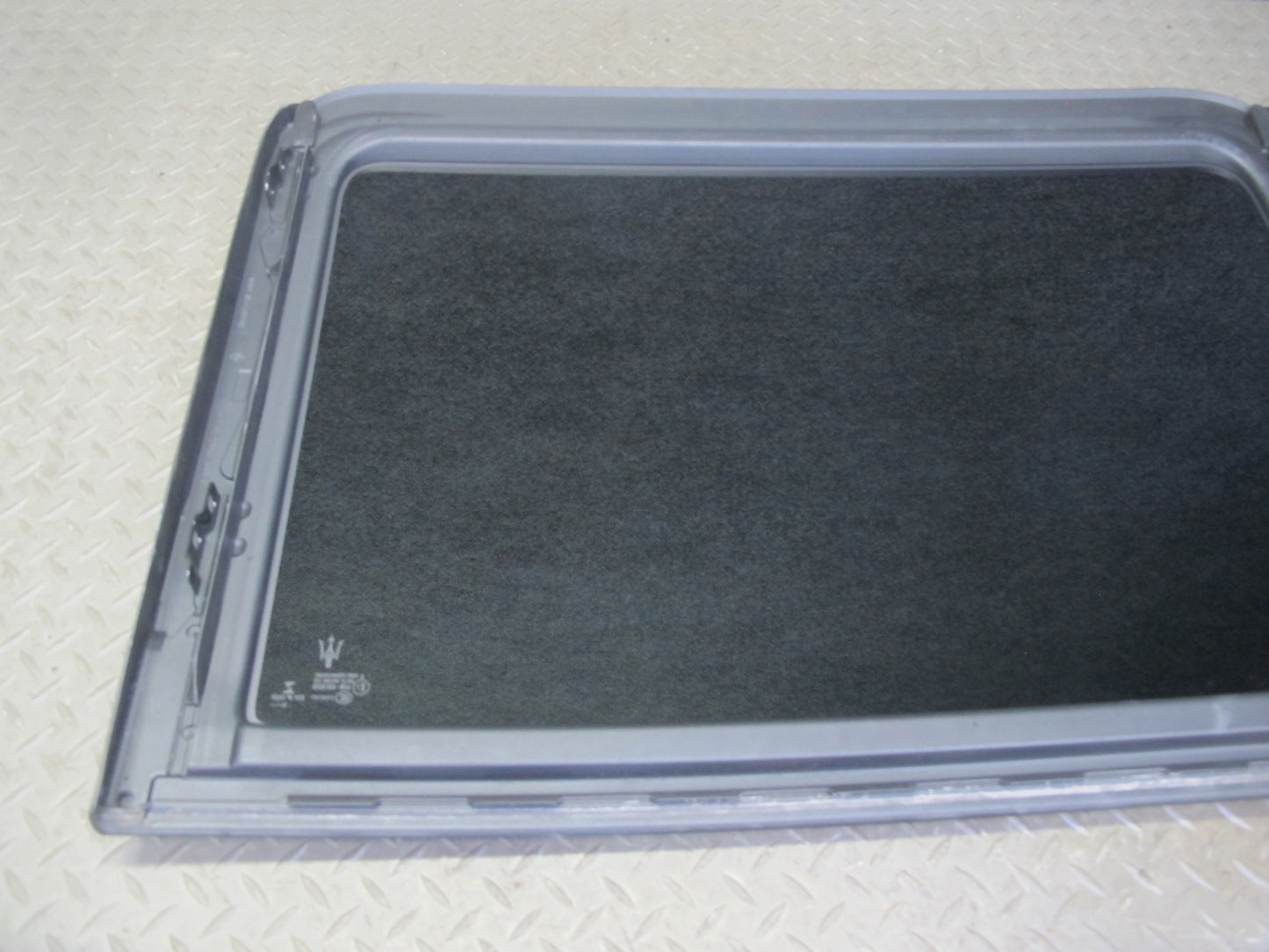 2017-2020 Maserati Levante M161 Front Sunroof Glass Window Panel 6114134