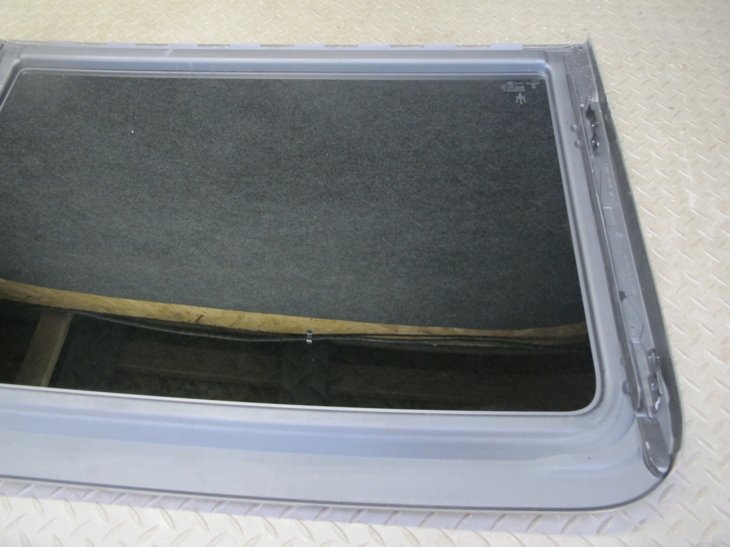 2017-2020 Maserati Levante M161 Front Sunroof Glass Window Panel 6114134