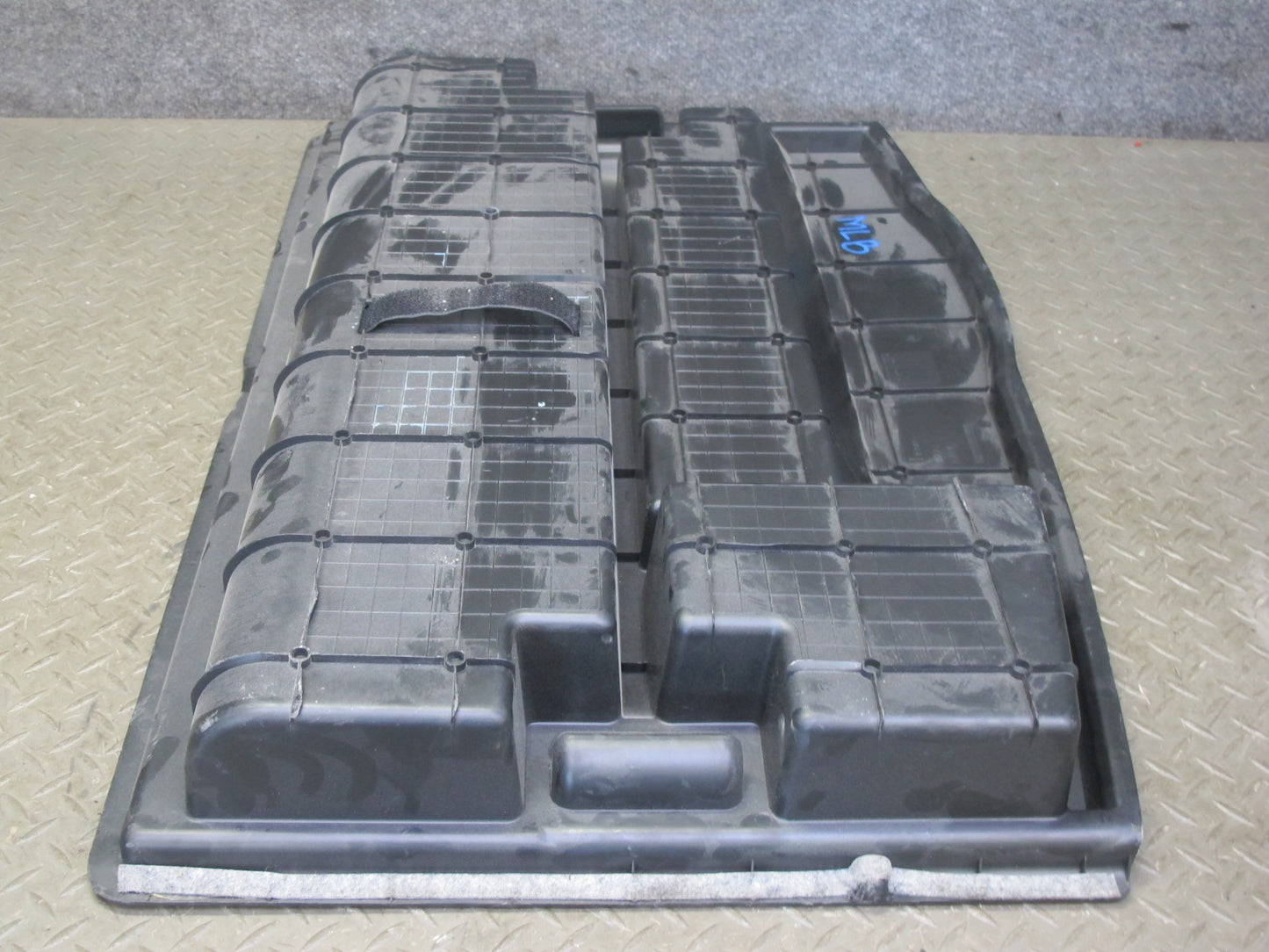 2017-2020 Maserati Levante M161 Rear Trunk Cargo Floor Tray Storage