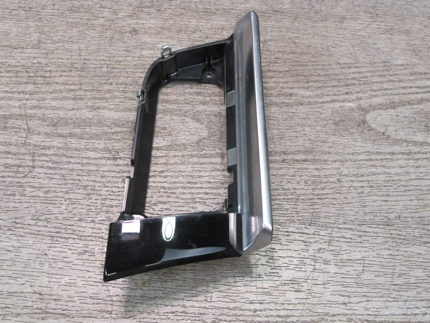 2015-2018 Porsche Macan Dash Front Left Air Vent Grille Trim Bezel Panel