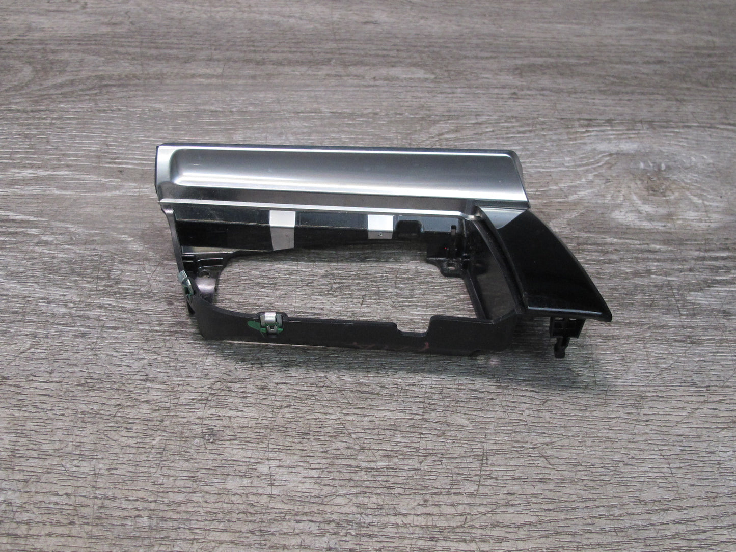2015-2018 Porsche Macan Dash Front Left Air Vent Grille Trim Bezel Panel
